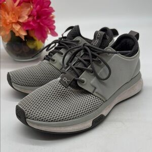 KURU Black and Gray Sneakers Size 5 SNK8976